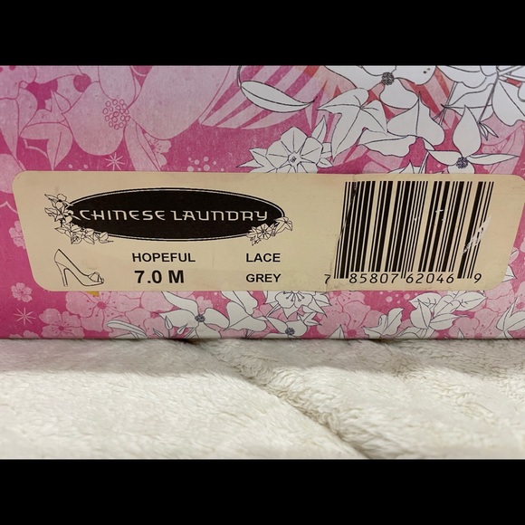 Chinese Laundry Grey Lace Heals size 7 - Picture 3 of 3